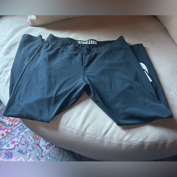 Nike Plus Size Leggings - Picture 1 of 4